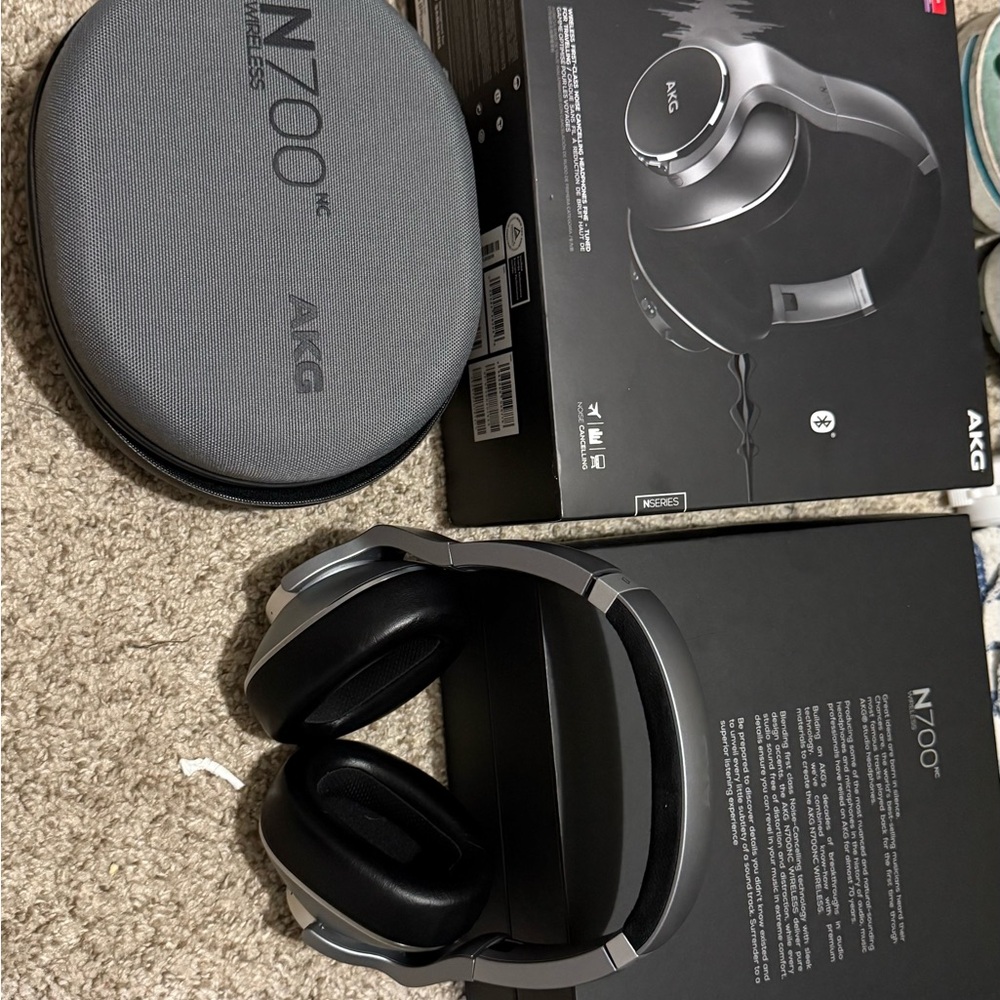 N700NC Wireless Over-Ear Headphones - Silver